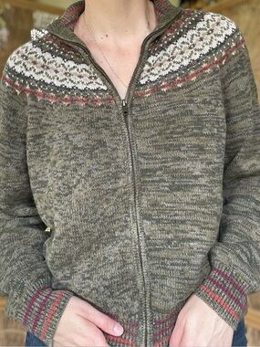 Vintage Heirloom Collectibles Earthy Green Fair Isle Zippered Cardigan Sweater
